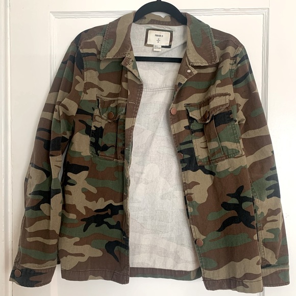Forever 21 Jackets & Blazers - Oversized Camo Jacket Size Small